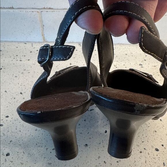 Aerosoles Y2K Brown Leather Slingback Heels Buckle details Women’s Size 7.5 GUC - Picture 3 of 12